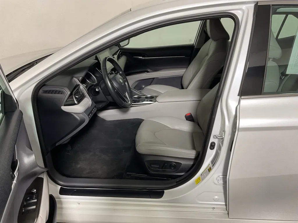 Toyota Camry photo 19