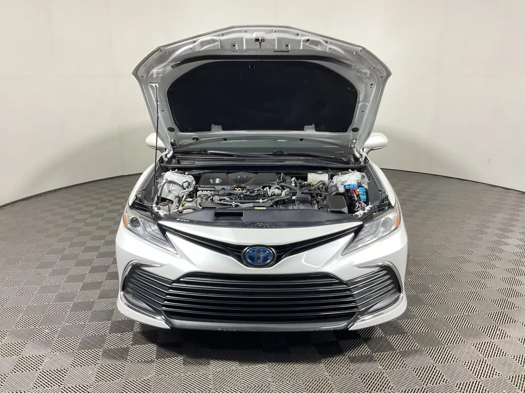 Toyota Camry photo 9
