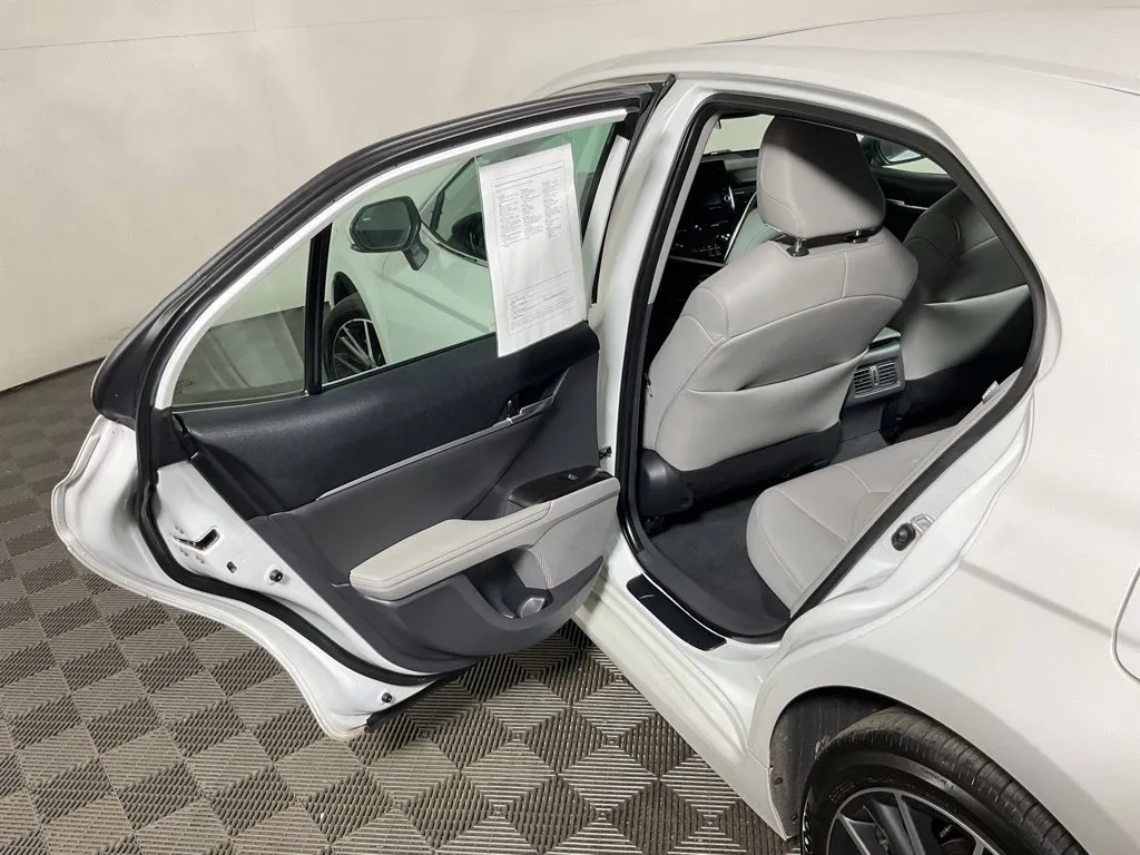 Toyota Camry photo 29