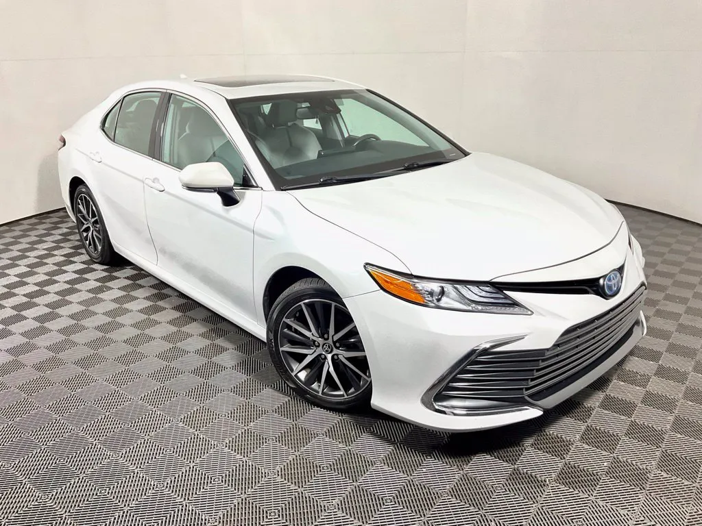 Toyota Camry photo 7
