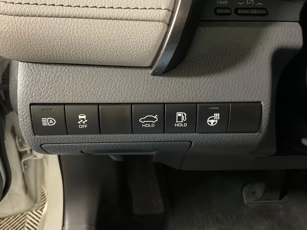 Toyota Camry photo 26