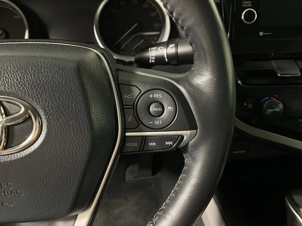 Toyota Camry photo 25