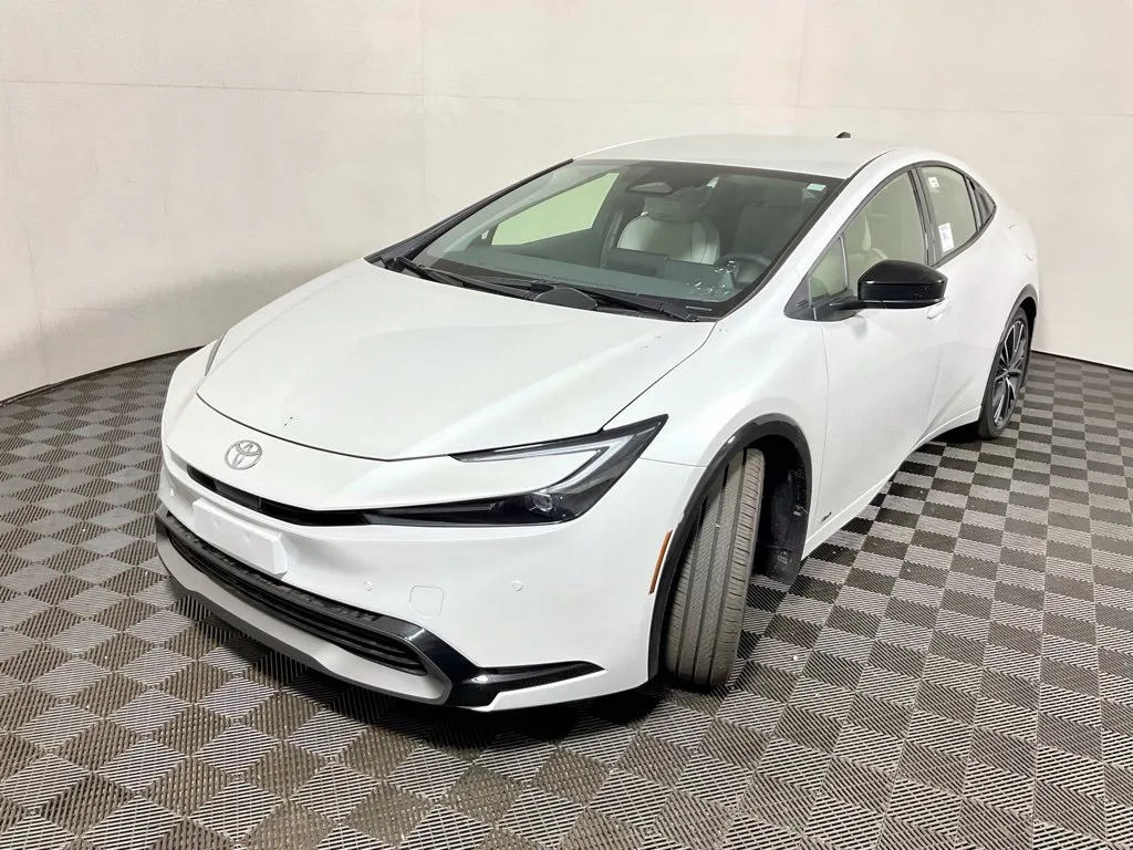 Toyota Prius photo 10