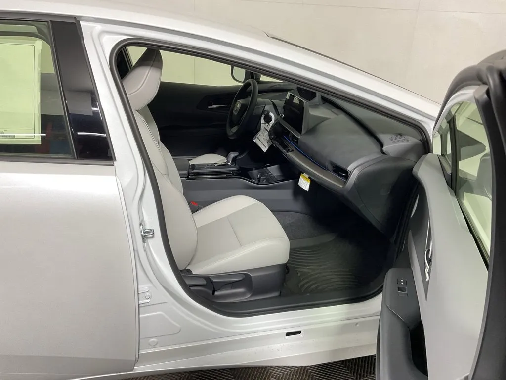 Toyota Prius photo 36