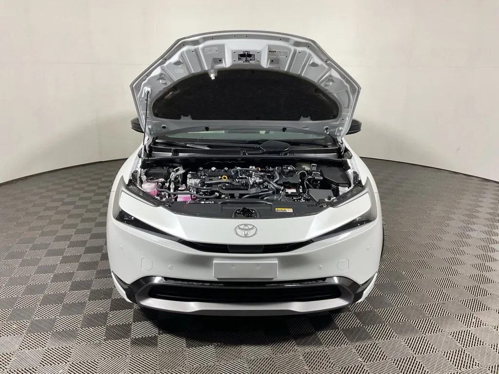 Toyota Prius photo 8