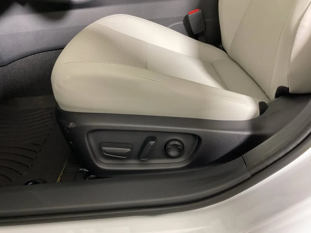 Toyota Prius photo 21