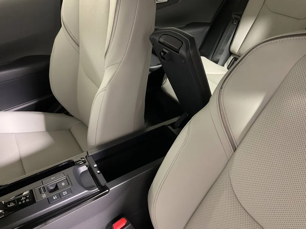 Toyota Prius photo 30