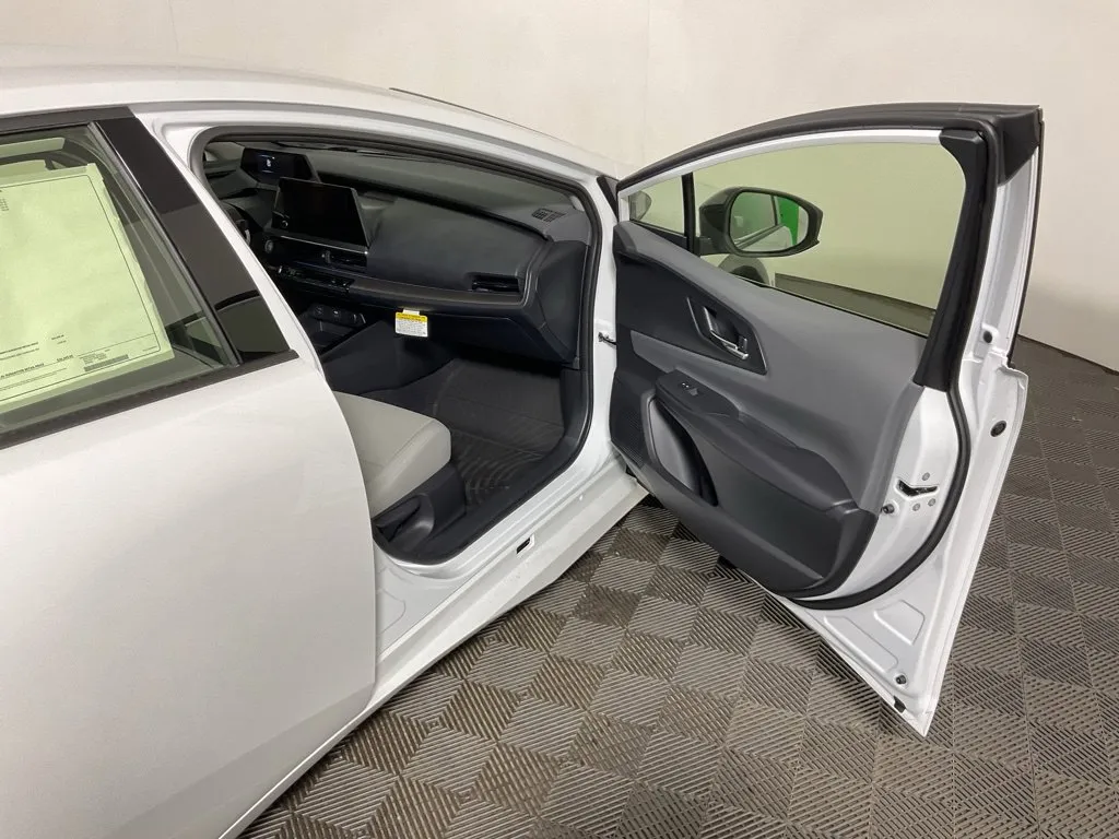 Toyota Prius photo 35