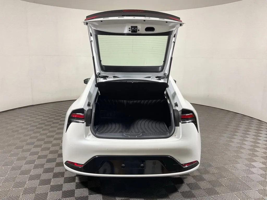 Toyota Prius photo 14