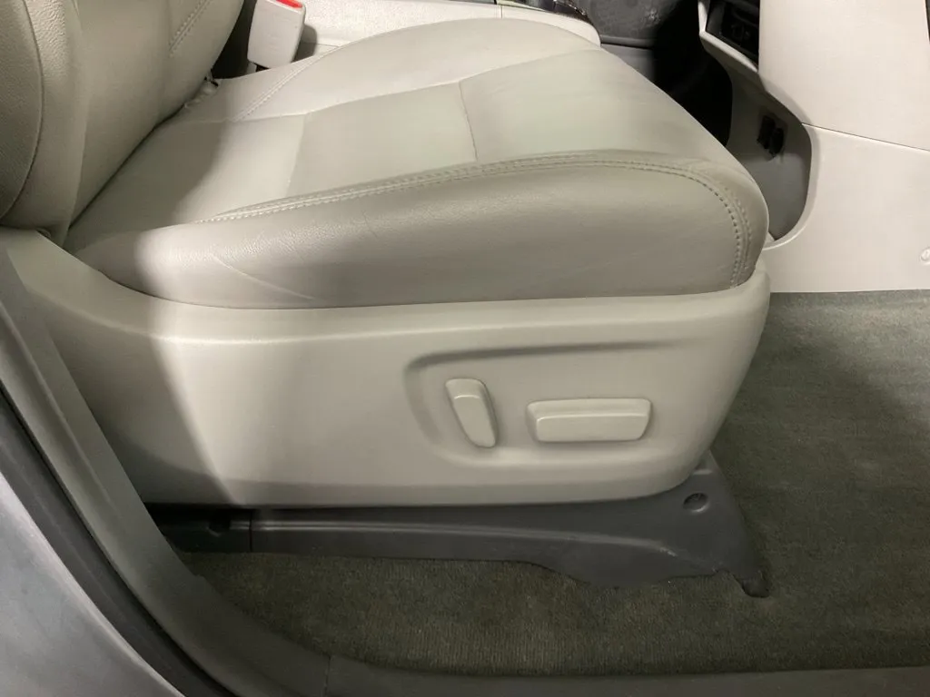Toyota Sienna photo 39