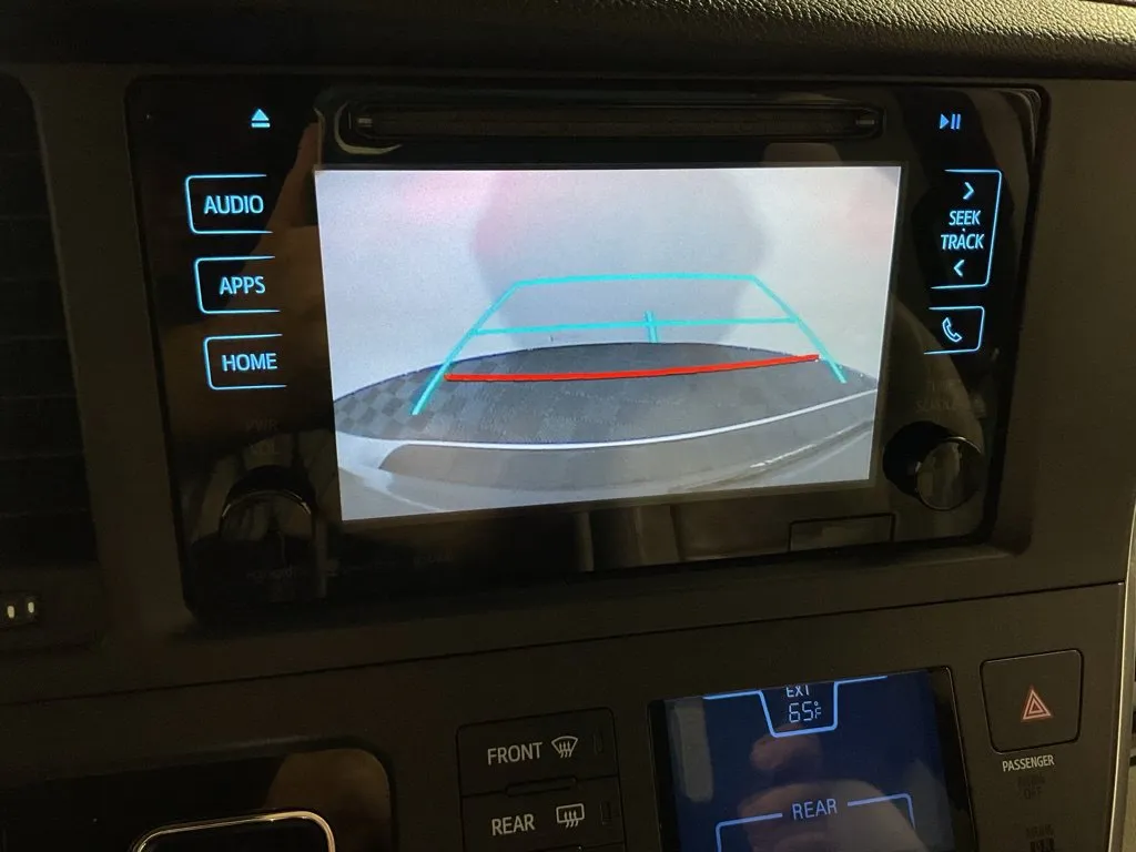 Toyota Sienna photo 8