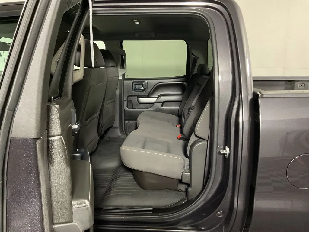 Chevrolet Silverado photo 28