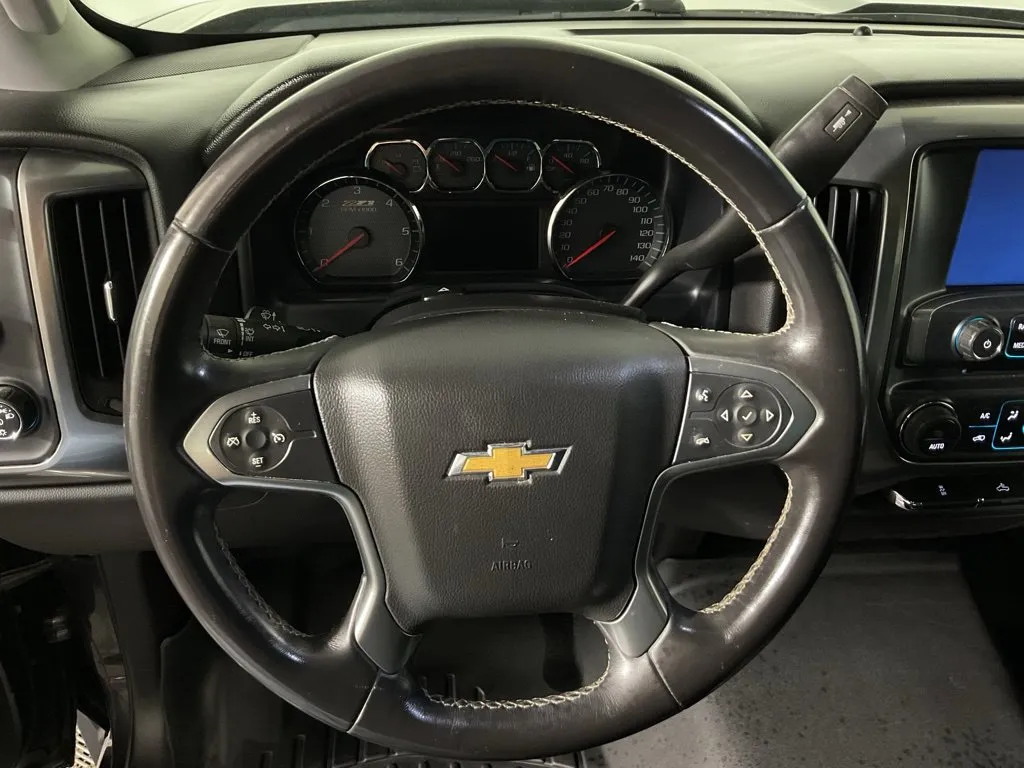 Chevrolet Silverado photo 21
