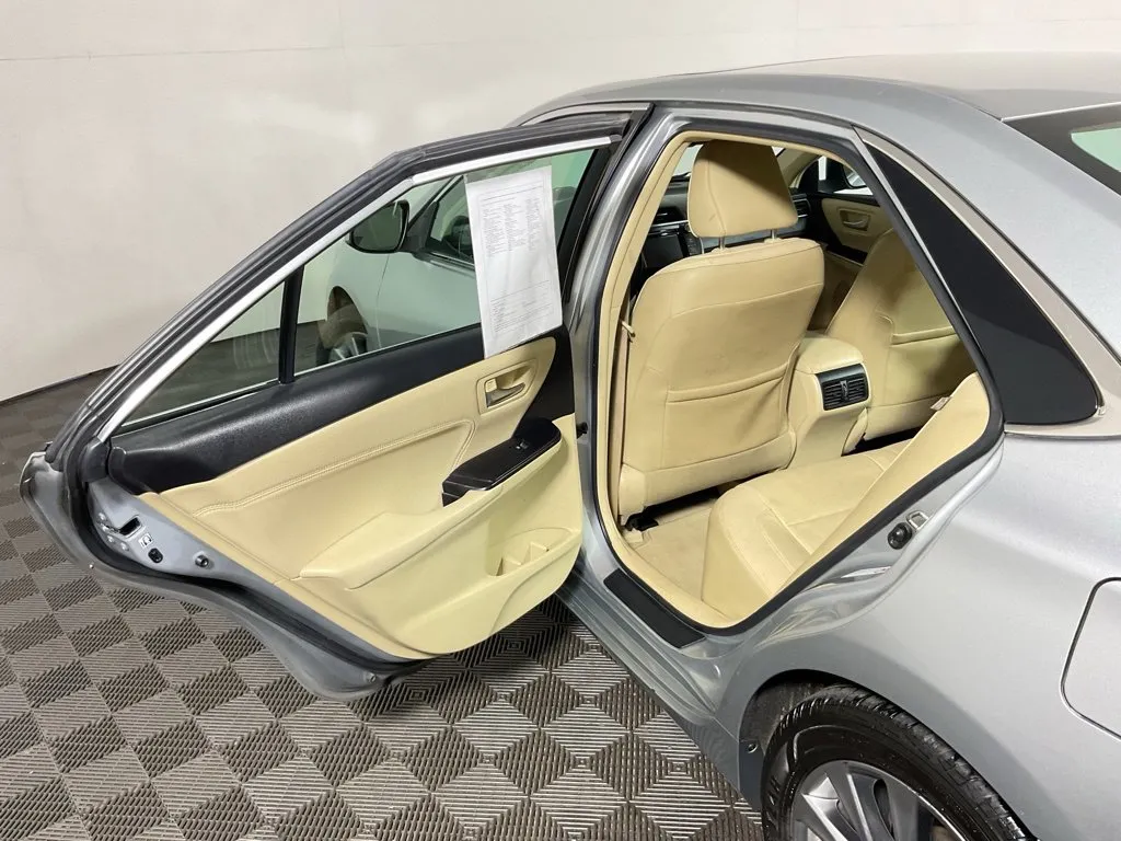 Toyota Camry photo 33