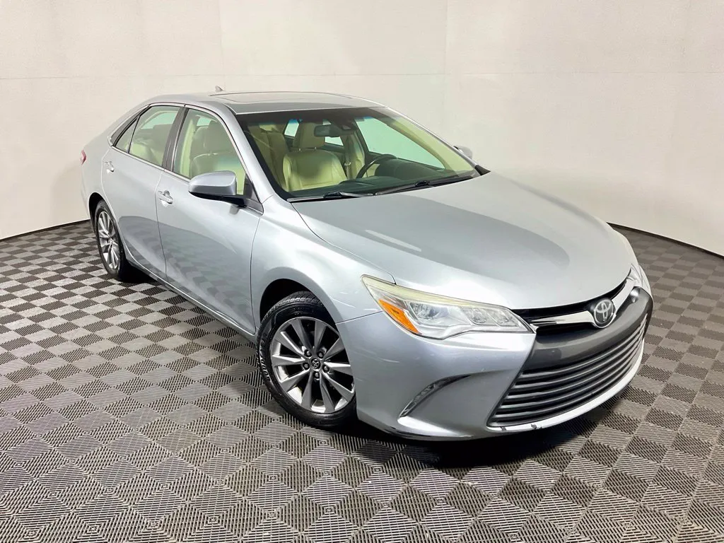 Toyota Camry photo 8