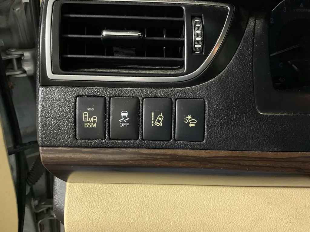 Toyota Camry photo 30