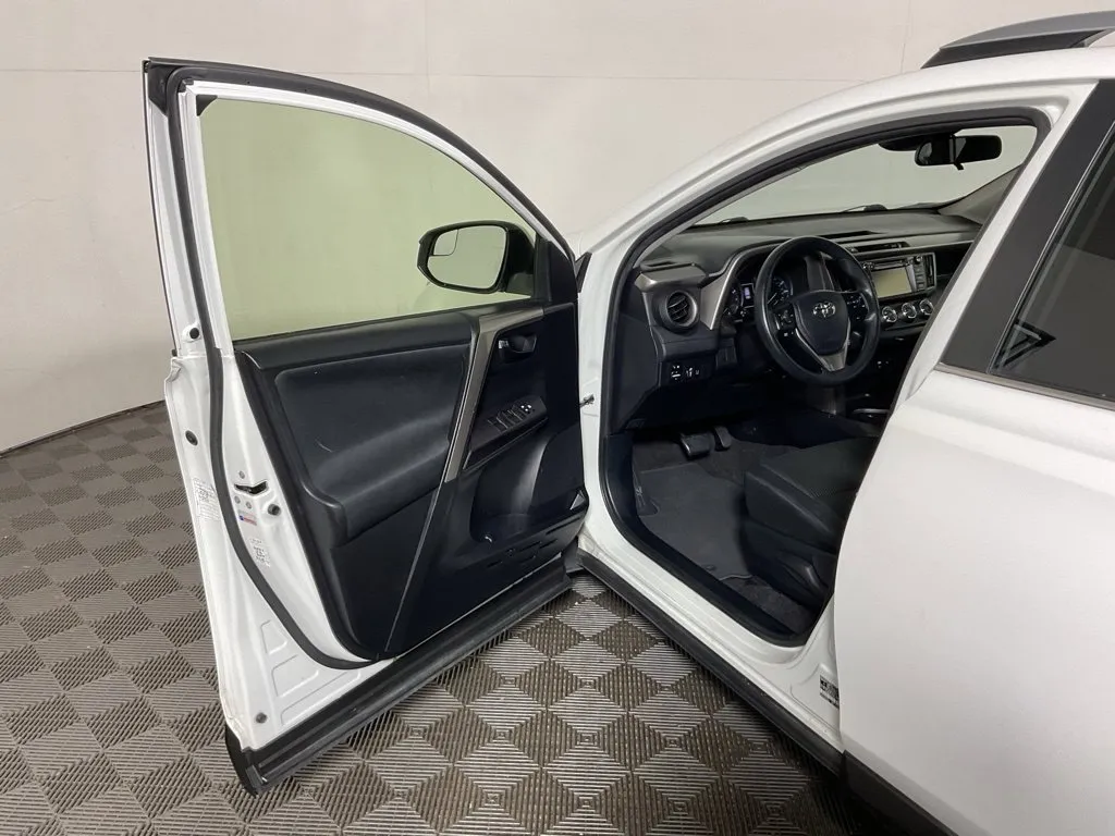 Toyota RAV4 photo 16