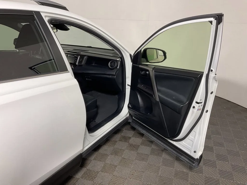 Toyota RAV4 photo 33