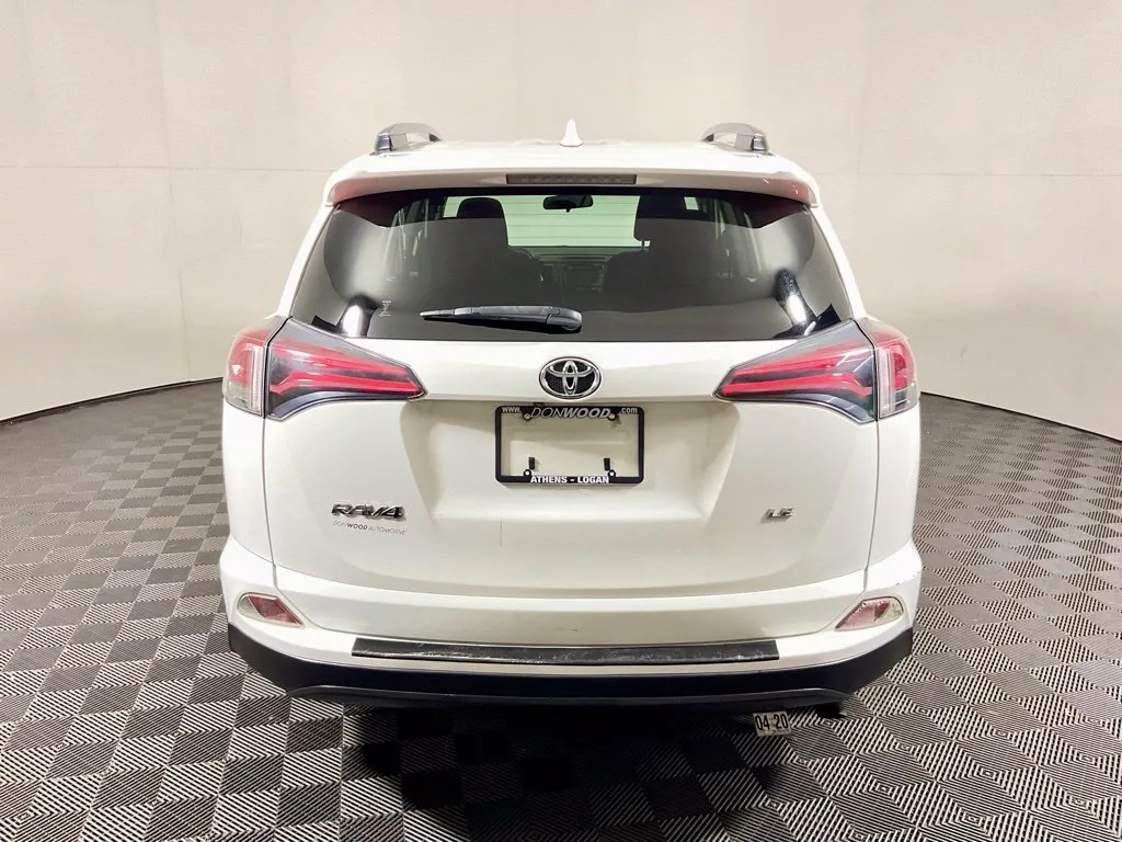 Toyota RAV4 photo 11