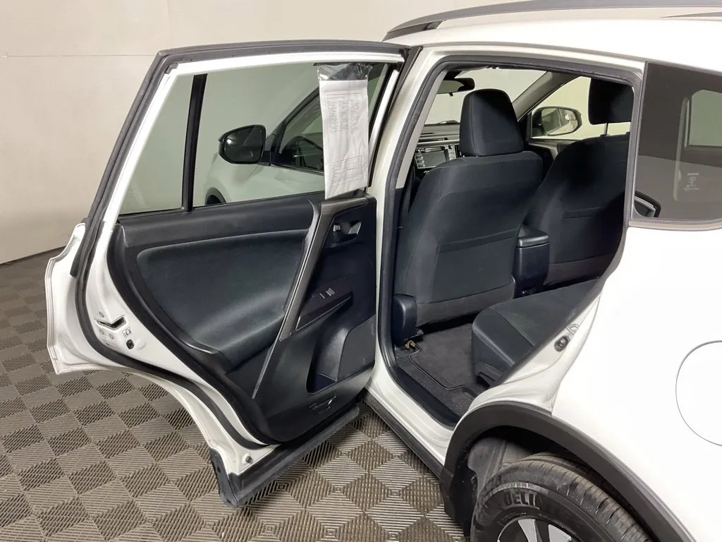 Toyota RAV4 photo 29
