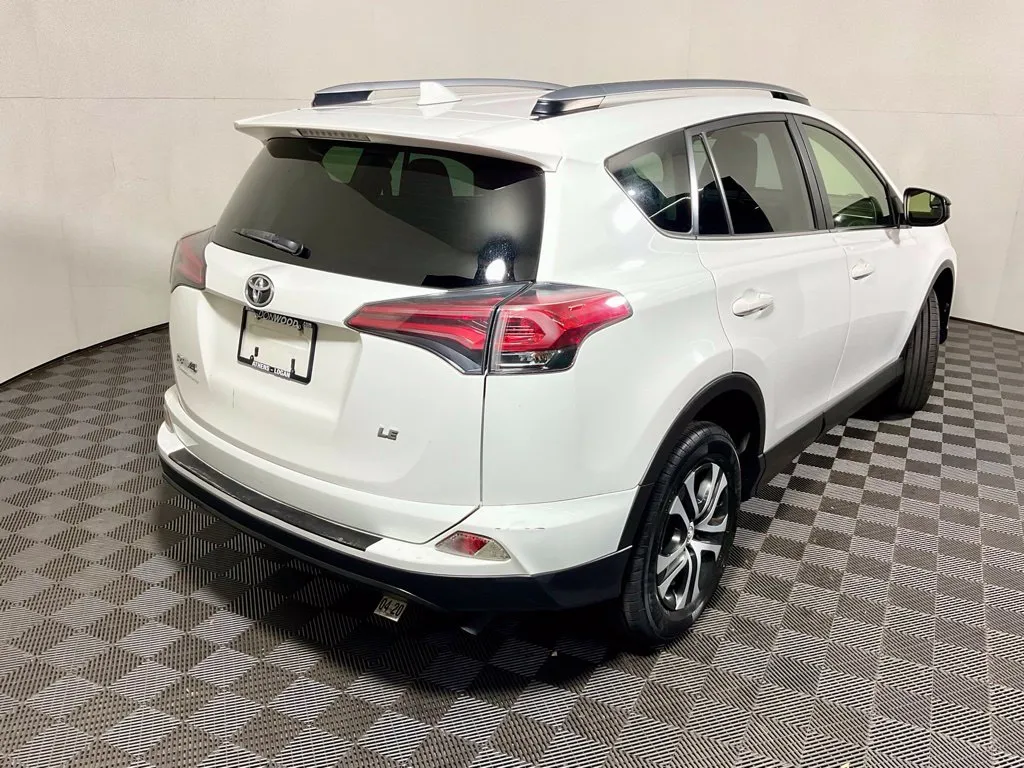 Toyota RAV4 photo 15