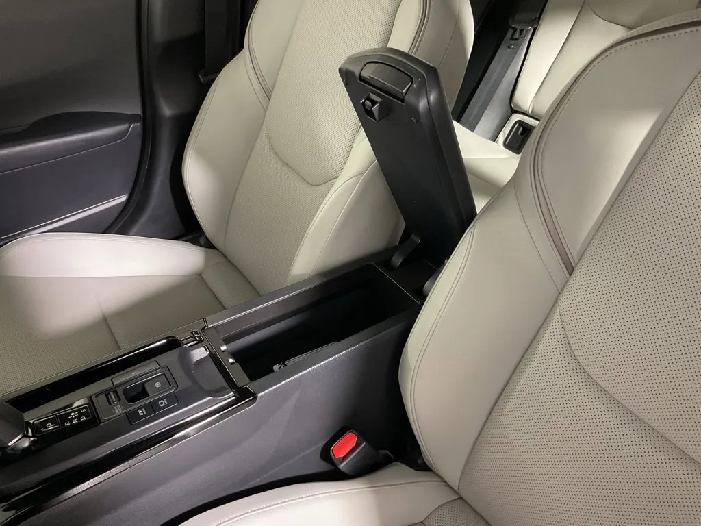 Toyota Prius photo 30