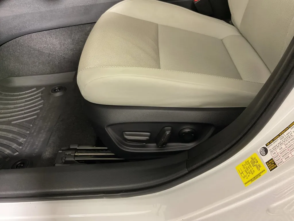 Toyota Prius photo 21