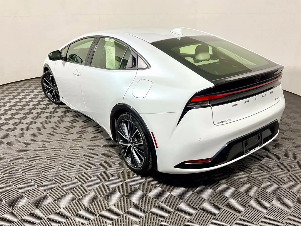 Toyota Prius photo 12