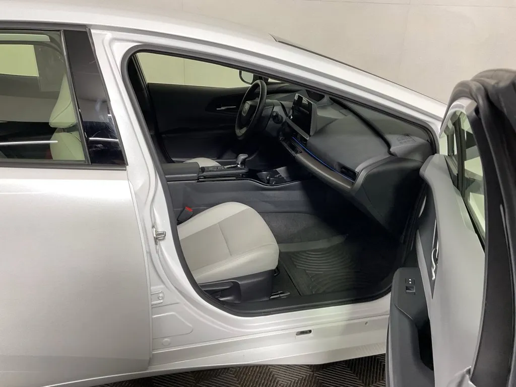 Toyota Prius photo 36