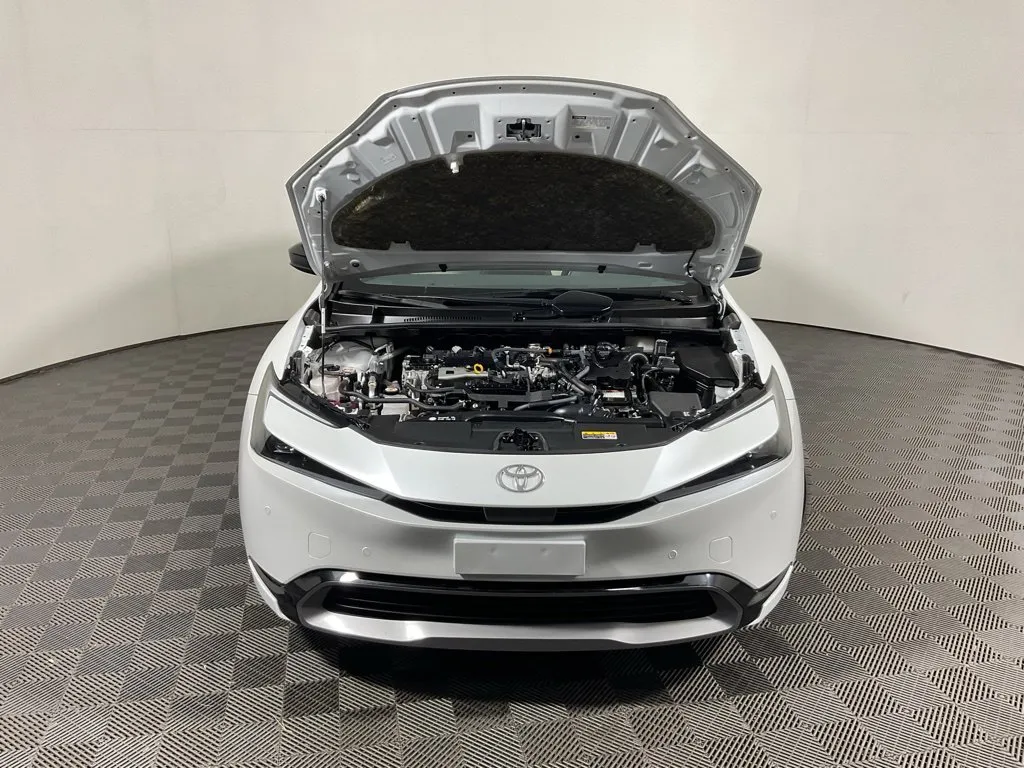 Toyota Prius photo 8