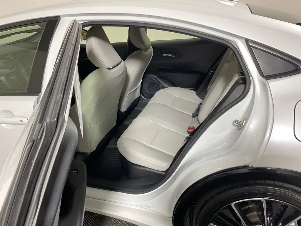 Toyota Prius photo 32