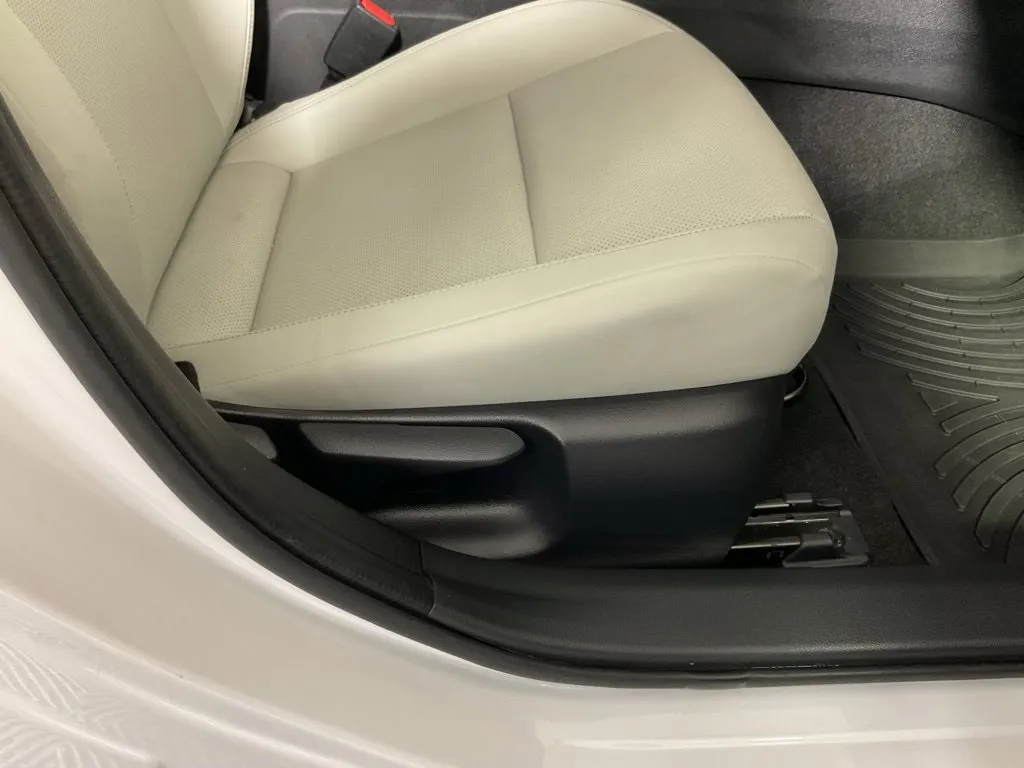 Toyota Prius photo 37