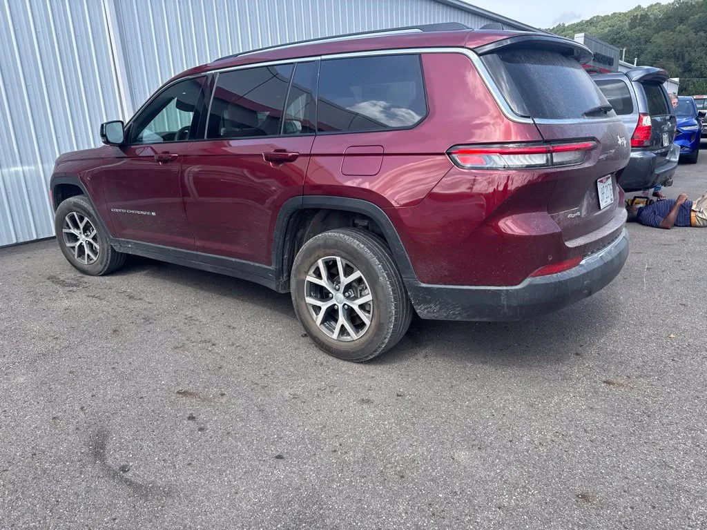 Jeep Grand Cherokee L photo 9