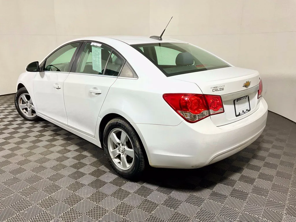Chevrolet Cruze Limited photo 7