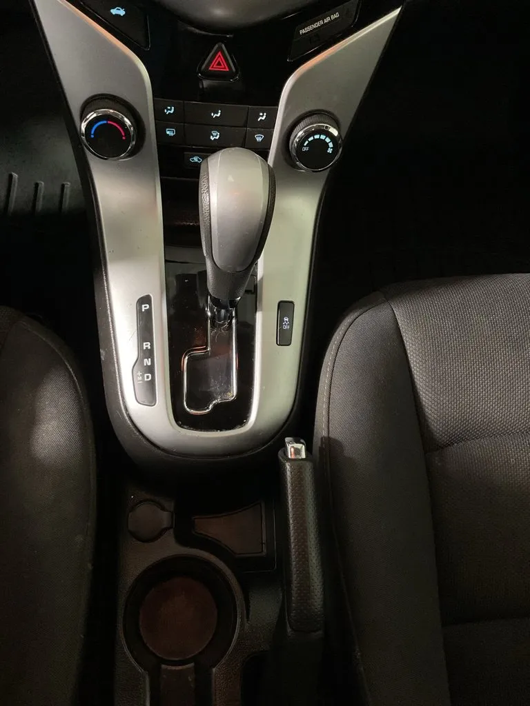 Chevrolet Cruze Limited photo 25