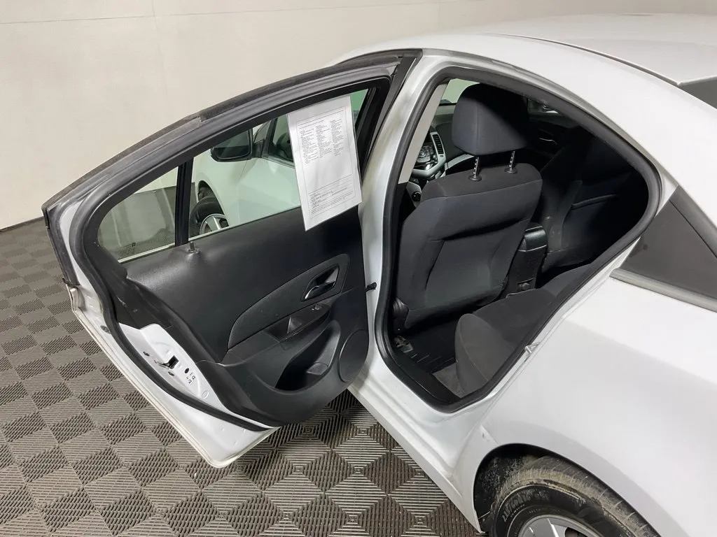 Chevrolet Cruze Limited photo 27