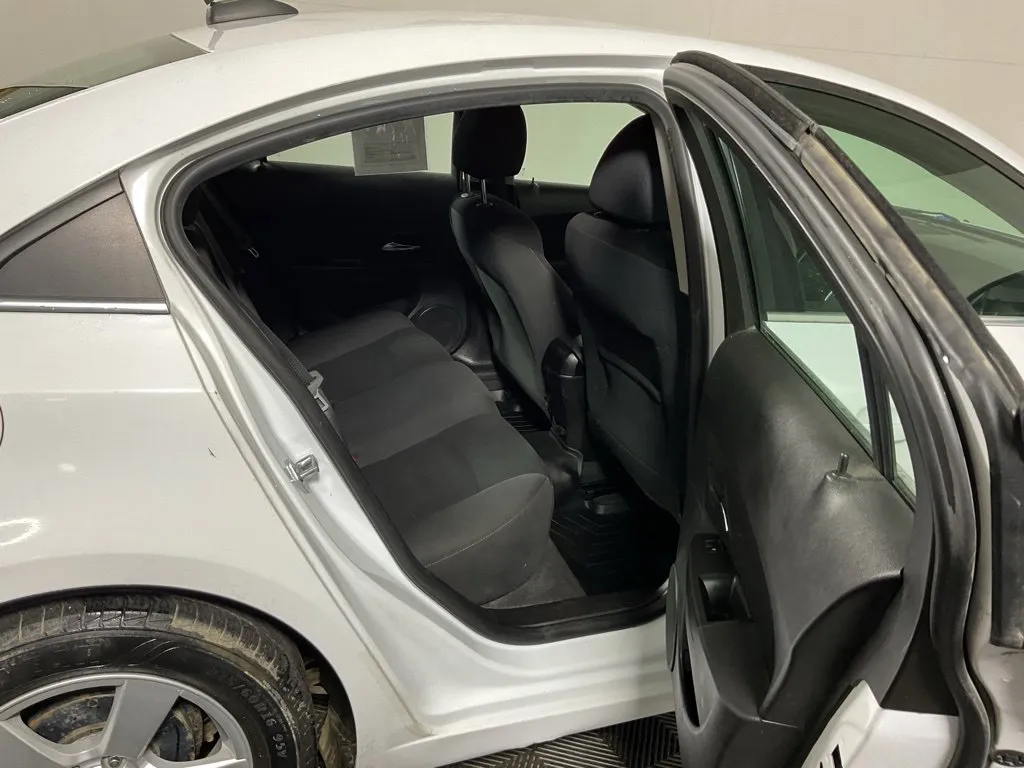 Chevrolet Cruze Limited photo 30