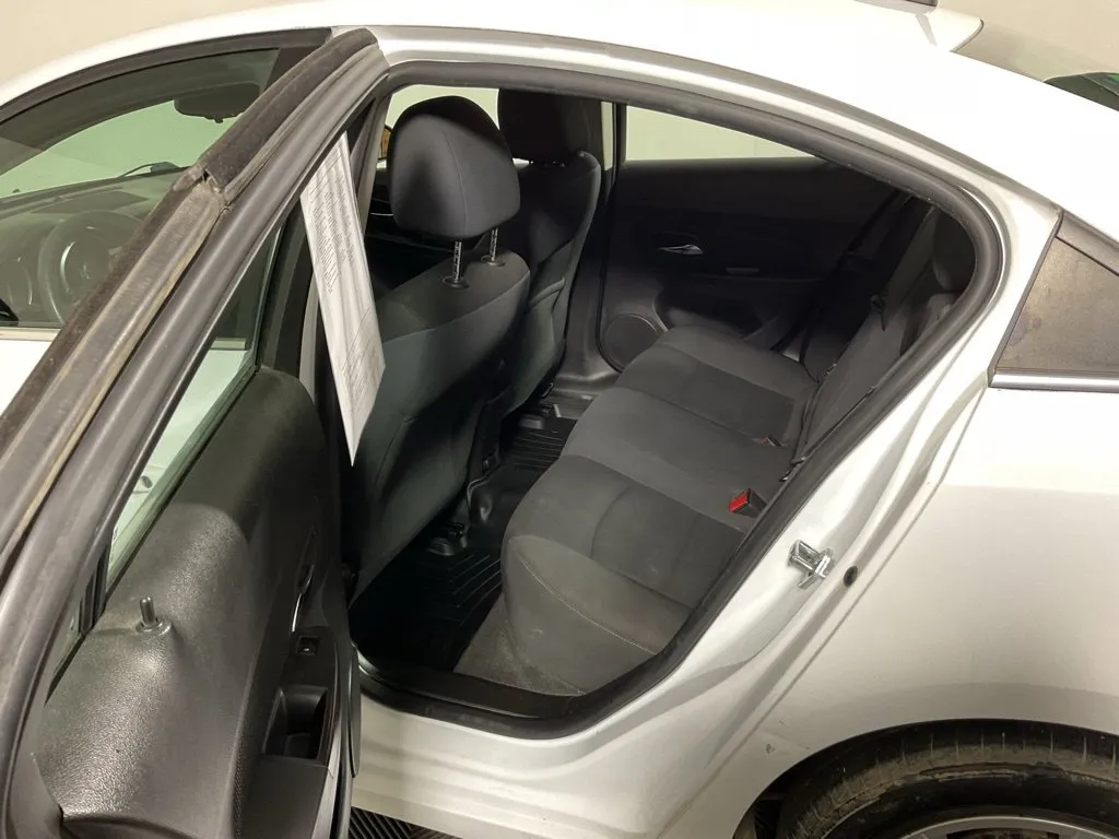 Chevrolet Cruze Limited photo 28
