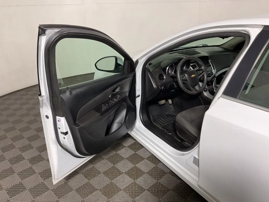 Chevrolet Cruze Limited photo 15