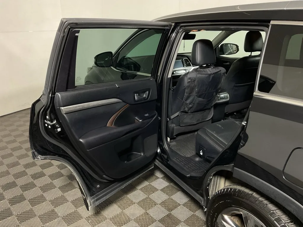 Toyota Highlander photo 33