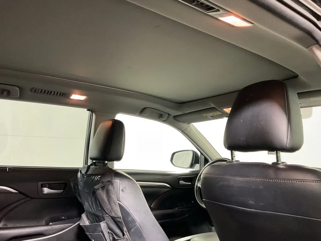 Toyota Highlander photo 3