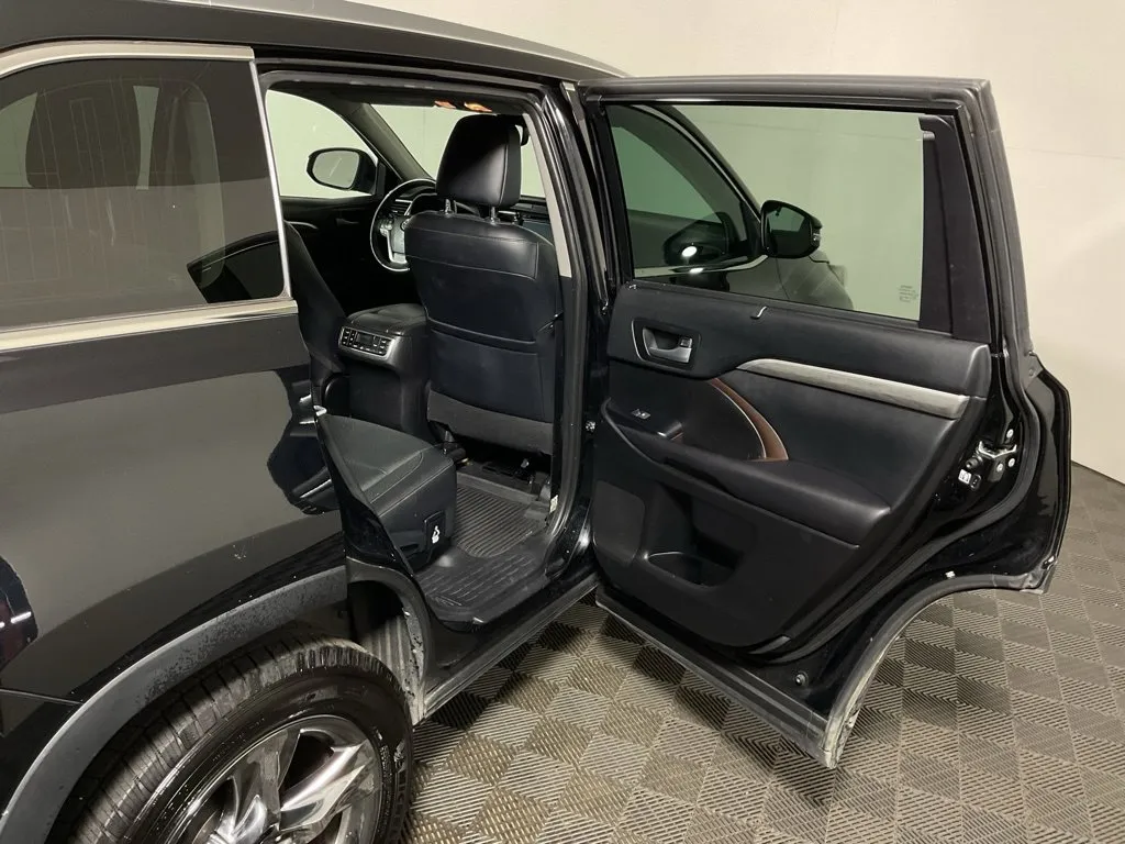 Toyota Highlander photo 35