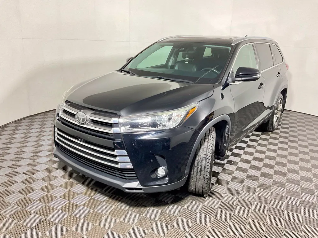 Toyota Highlander photo 12