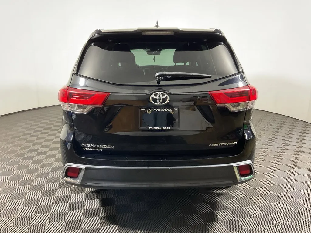 Toyota Highlander photo 15