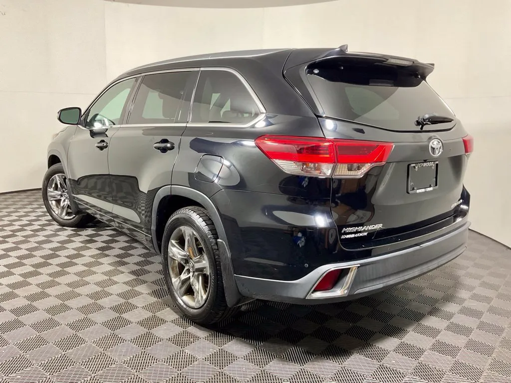 Toyota Highlander photo 13