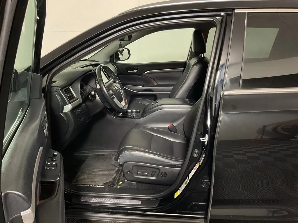 Toyota Highlander photo 22