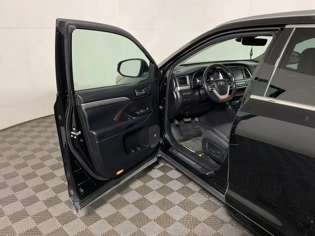 Toyota Highlander photo 20