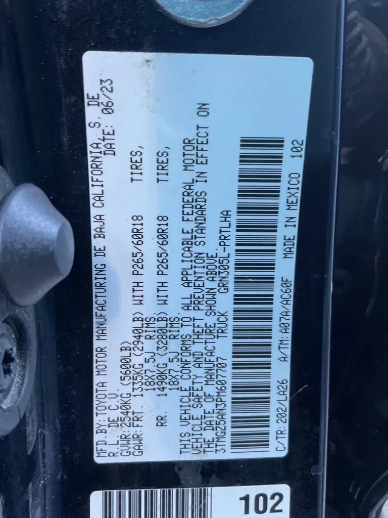 Toyota Tacoma photo 38