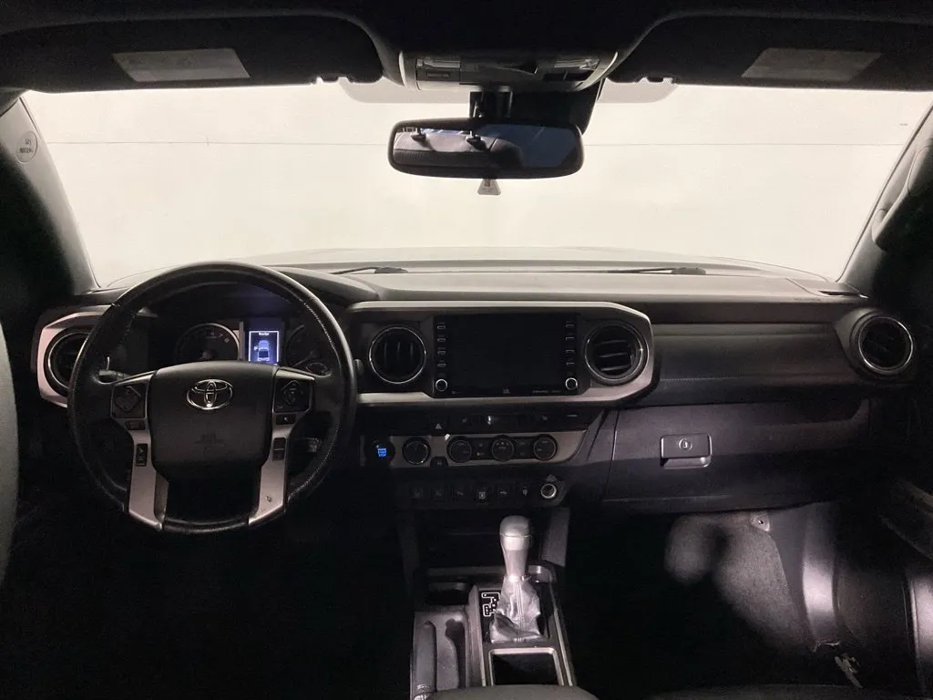 Toyota Tacoma photo 22