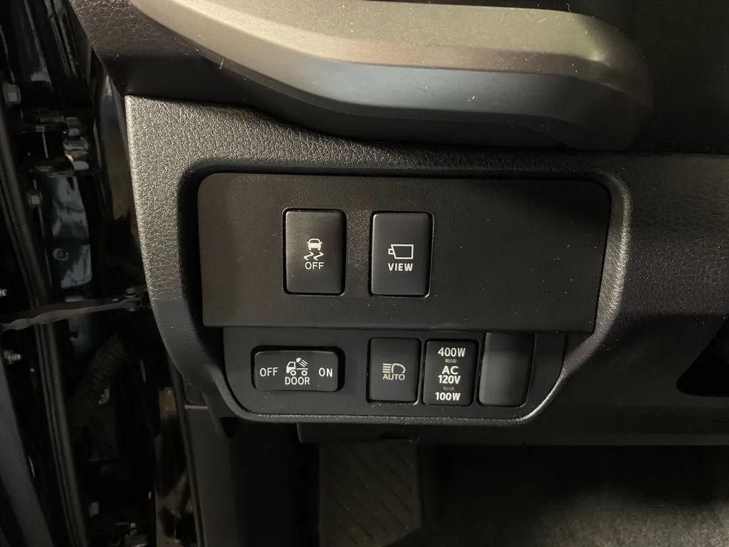 Toyota Tacoma photo 27